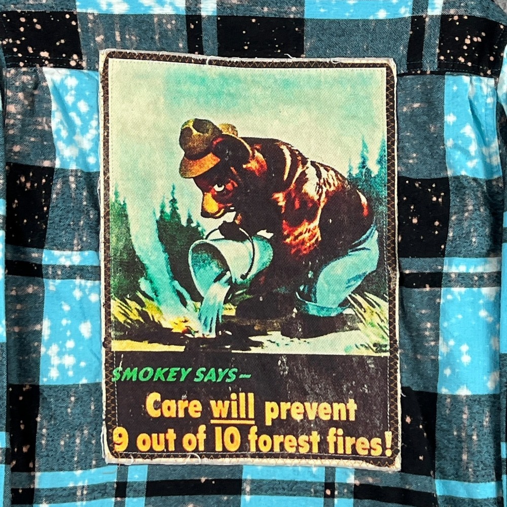 Angry Minnow Soft Brushed Flannel Shirt Smokey the Bear Men's Large Blue Plaid - Picture 2 of 12